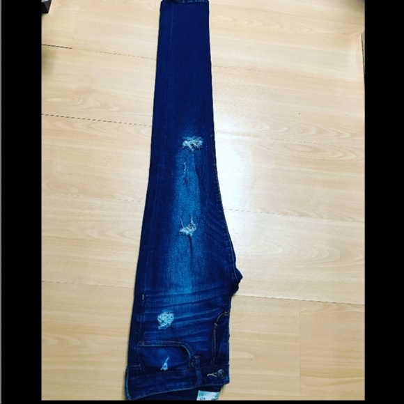 new ✨️ a&f distressed jeans - Picture 3 of 7